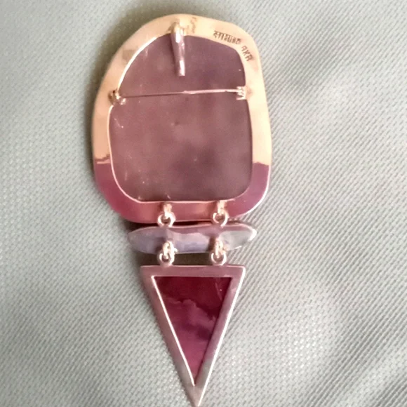 ARTIST MADE CARVED AMETHYST, IRRADIATED PEARL AND CHAROITE PIN/PENDANT - Picture 4 of 10